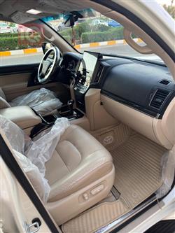 تۆیۆتا لاند کروزەر